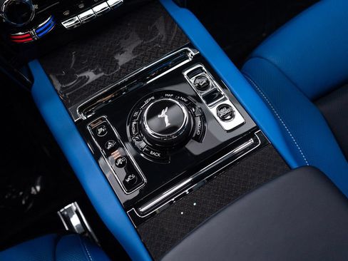 Certified 2025 Rolls-Royce Cullinan Black Badge AWD/4WD image 47
