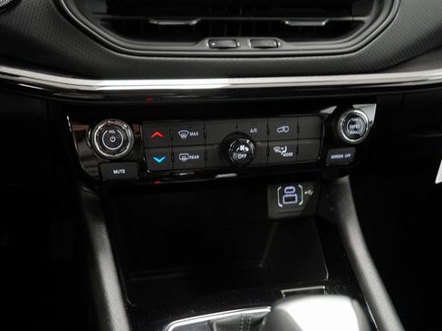 New 2026 Jeep Compass Latitude image 23