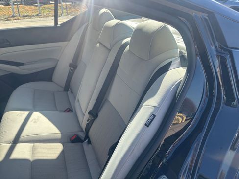 Used 2025 Nissan Altima 2.5 SV image 38