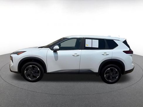 Used 2025 Nissan Rogue SV AWD/4WD image 10