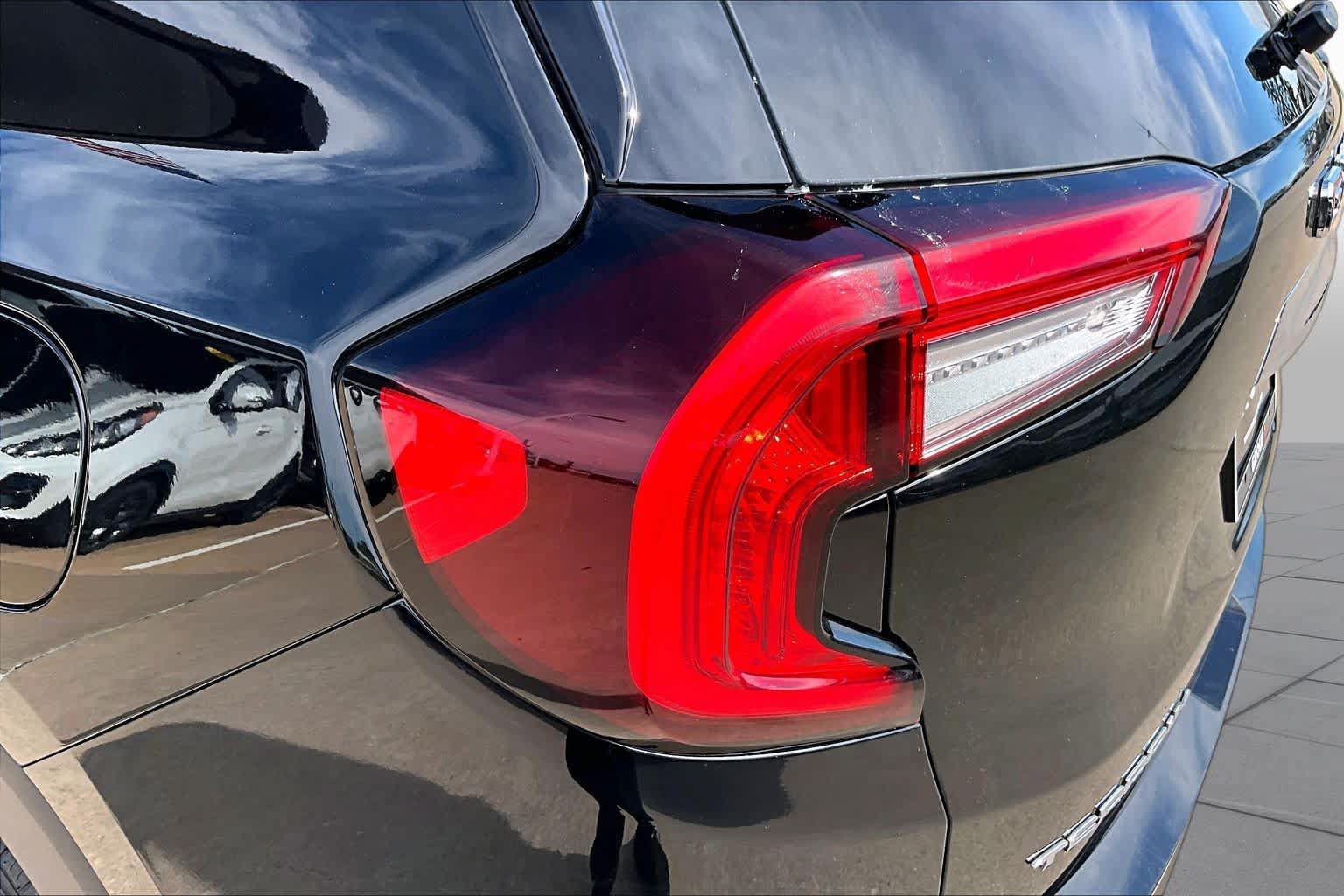 Used 2024 GMC Terrain SLE AWD/4WD image 27