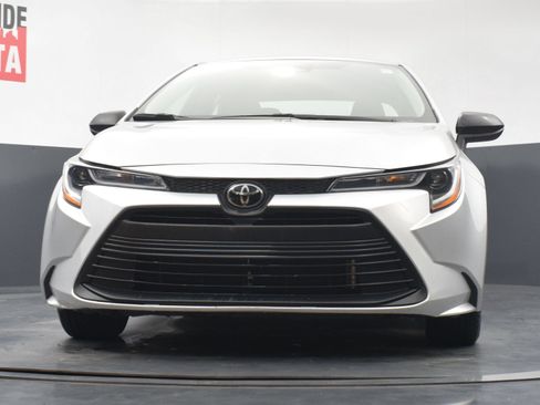 Used 2023 Toyota Corolla LE FWD image 29