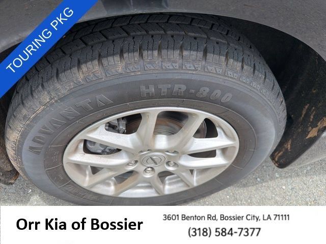 Used 2024 Chrysler Pacifica Touring-L FWD image 38
