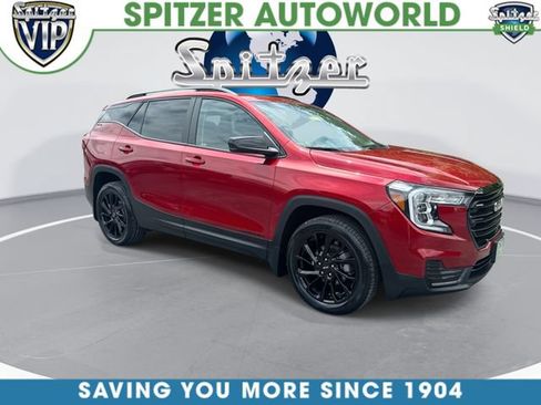Certified 2023 GMC Terrain SLE w/ Driver Convenience Package AWD/4WD image 2