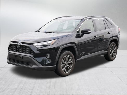 Certified 2025 Toyota RAV4 XLE Premium AWD/4WD image 3