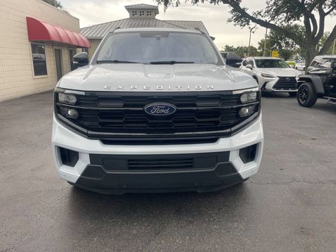 Used 2025 Ford Expedition Active AWD/4WD image 10
