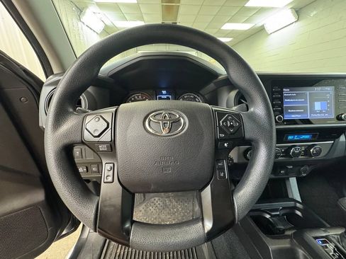 Used 2021 Toyota Tacoma SR AWD/4WD image 31