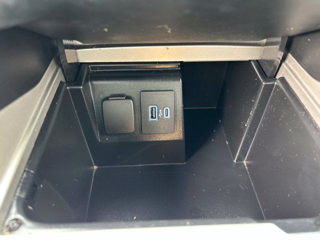 Used 2021 Ford Explorer XLT w/ Equipment Group 202A AWD/4WD image 34