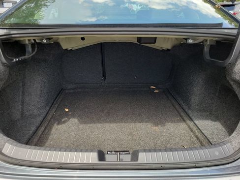 Used 2024 Volkswagen Jetta SE w/ Panoramic Sunroof Package FWD image 6