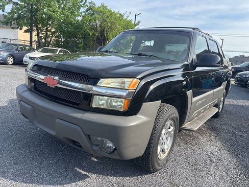 Used 2002 Chevrolet Avalanche 4x4 w/ Off-Road Suspension Pkg image 1