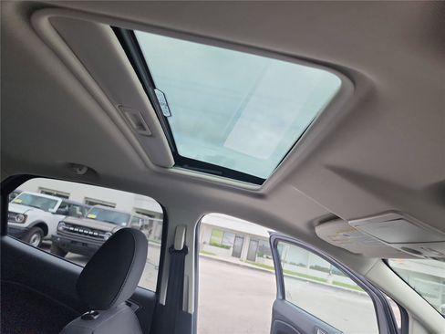 Certified 2021 Ford EcoSport SE w/ SE Convenience Package image 31