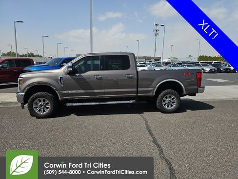 Used 2019 Ford F250 XLT w/ XLT Premium Package AWD/4WD image 5
