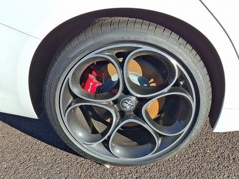 New 2025 Alfa Romeo Giulia AWD image 5