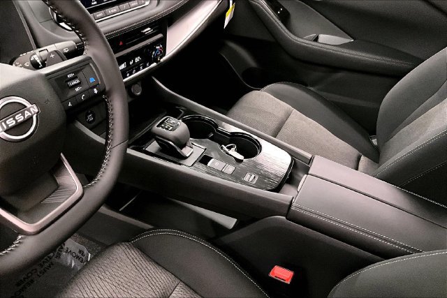 New 2027 Nissan Rogue SV FWD image 9