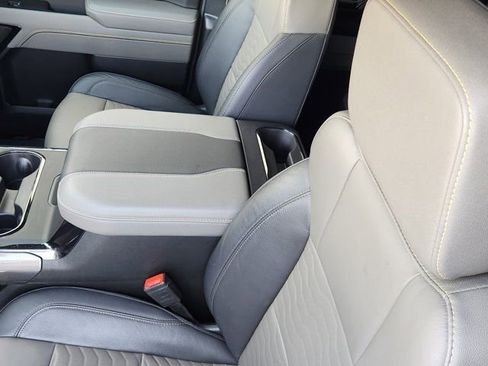 Used 2025 Chevrolet Silverado 2500 ZR2 w/ Technology Package image 22