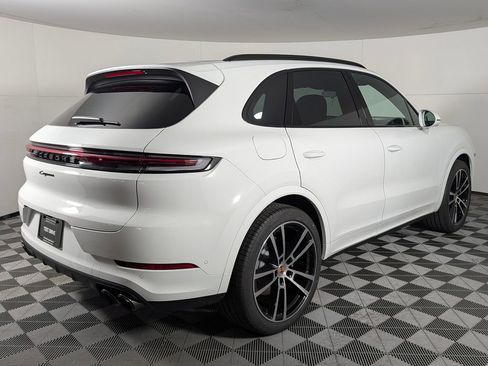 New 2026 Porsche Cayenne image 7