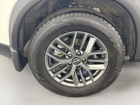 Used 2022 Nissan Rogue S image 33