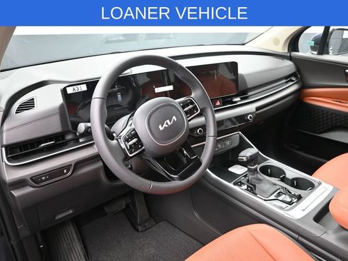 Used 2026 Kia Carnival EX FWD image 12