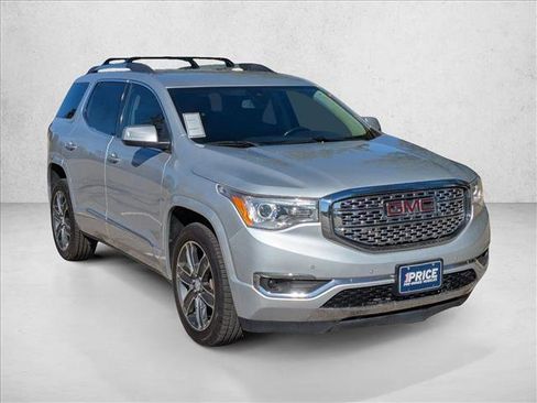 Used 2019 GMC Acadia Denali image 3