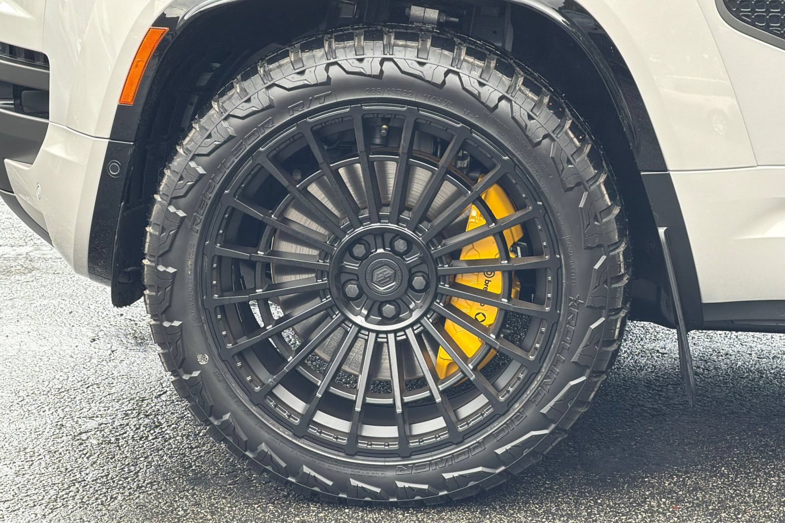 New 2026 Land Rover Defender 110 OCTA AWD/4WD image 54