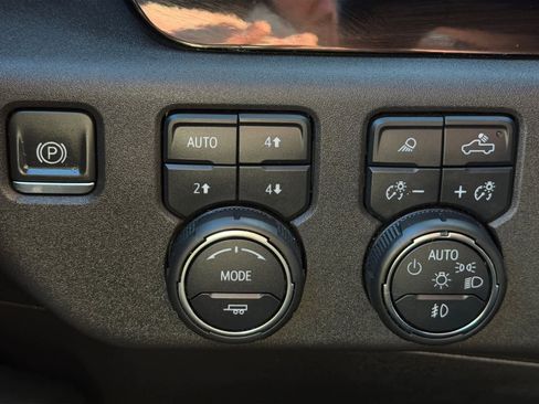 Used 2024 Chevrolet Silverado 1500 LT Trail Boss w/ LT Trail Boss Premium Package image 20