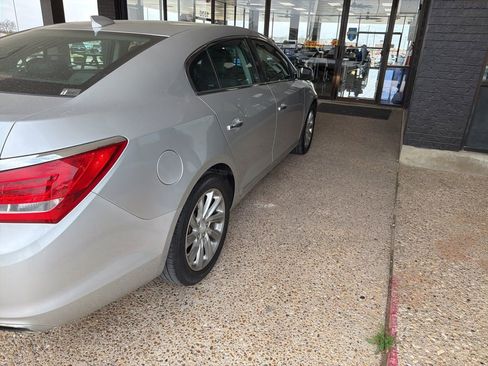 Used 2015 Buick LaCrosse image 4