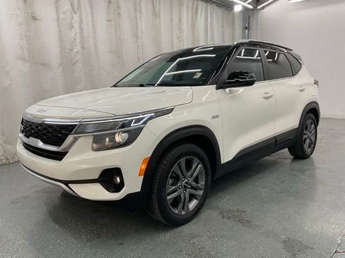 Used 2023 Kia Seltos S AWD/4WD image 4