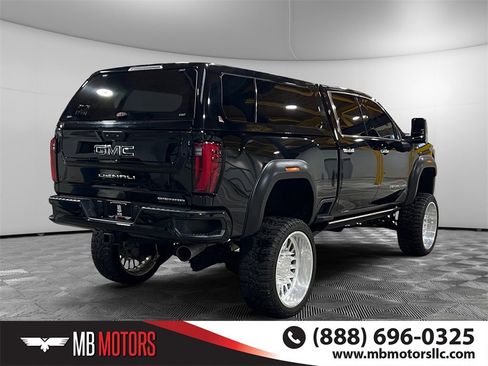 Used 2024 GMC Sierra 3500 Denali Ultimate image 3