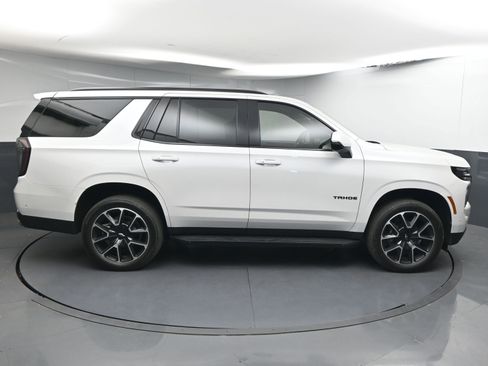 Used 2025 Chevrolet Tahoe RST w/ Comfort Package AWD/4WD image 9