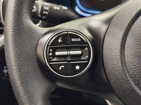 Used 2025 Kia Soul LX w/ LX Technology Package image 18