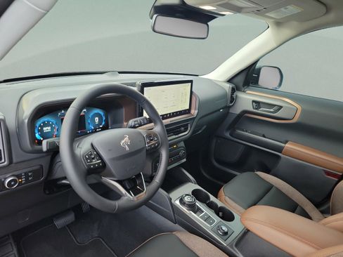 New 2025 Ford Bronco Sport Outer Banks image 8