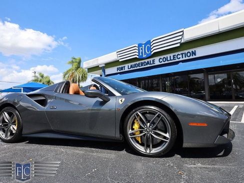 Used 2017 Ferrari 488 Spider RWD image 16