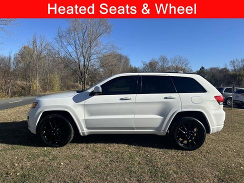 Used 2018 Jeep Grand Cherokee Altitude image 2