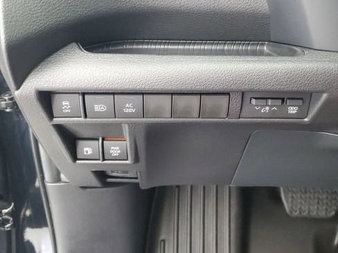 Used 2025 Toyota Sienna Limited AWD/4WD image 33