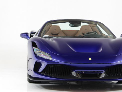 Certified 2023 Ferrari F8 Tributo RWD image 17