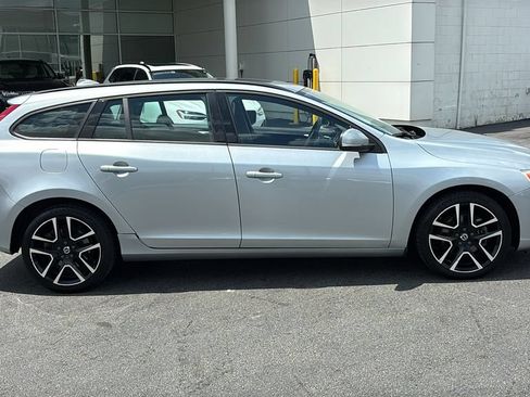 Used 2018 Volvo V60 T5 Dynamic FWD image 27