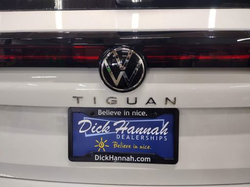 New 2025 Volkswagen Tiguan SE image 14