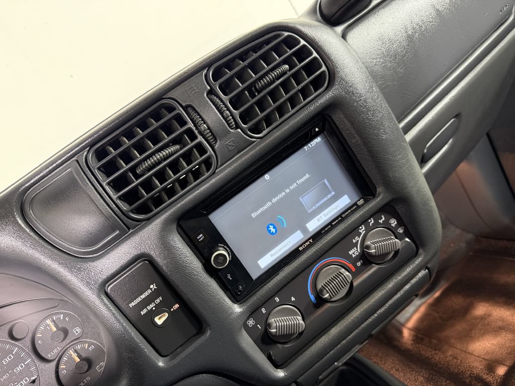 Used 2003 Chevrolet S10 Pickup 2WD Regular Cab image 30
