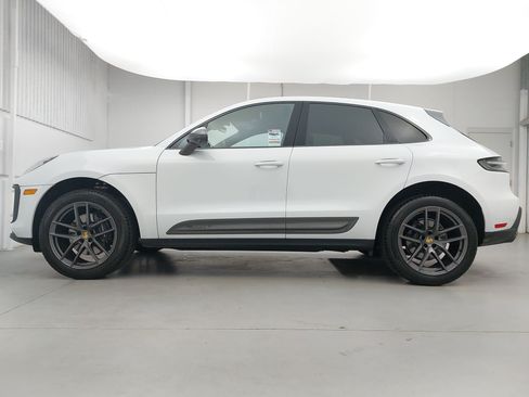 Certified 2026 Porsche Macan Turbo AWD/4WD image 2