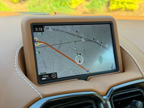 Used 2021 Aston Martin V8 Vantage Coupe image 26