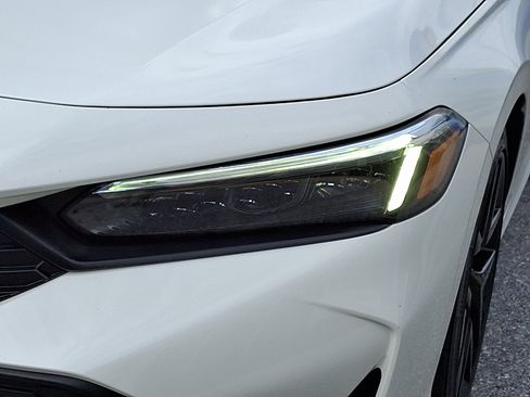 Used 2025 Honda Civic Sport image 9