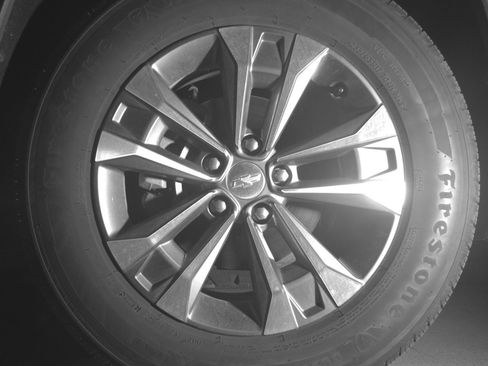 Used 2025 Chevrolet Equinox LT FWD image 12