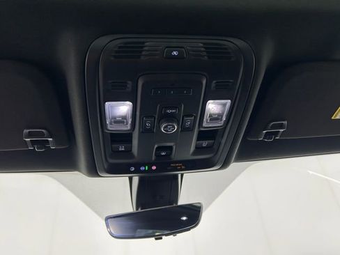 Used 2021 GMC Yukon Denali w/ Denali Premium Package AWD/4WD image 24