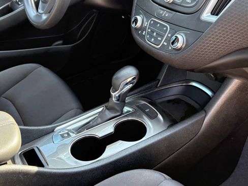 Used 2023 Chevrolet Malibu LT FWD image 7