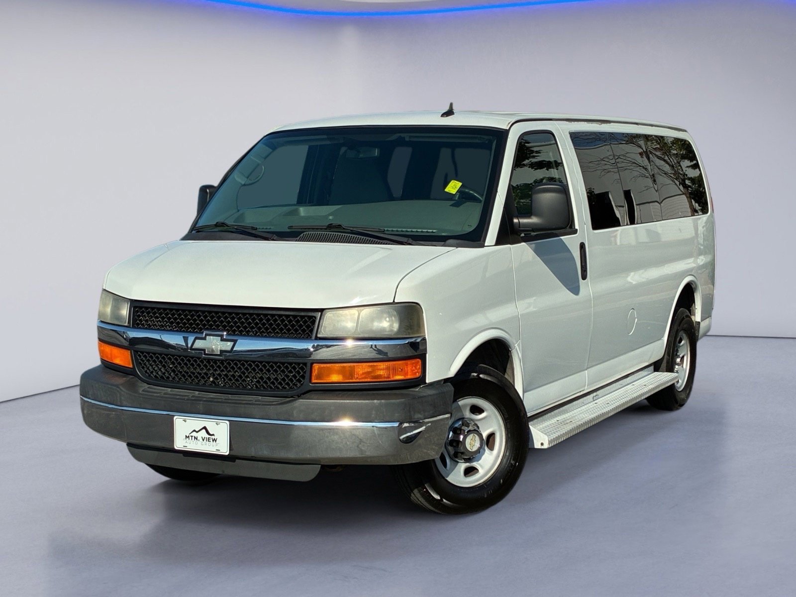 Used 2014 Chevrolet Express 3500 LT w/ LT Preferred Equipment Group RWD image 2