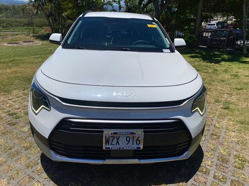 Used 2024 Kia Niro EX FWD image 2