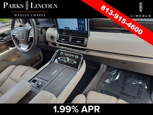 Certified 2024 Lincoln Navigator Reserve AWD/4WD image 10