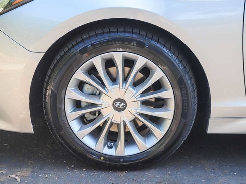 Used 2015 Hyundai Sonata Limited FWD image 11