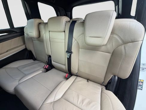 Used 2016 Mercedes-Benz GL 550 4MATIC image 15
