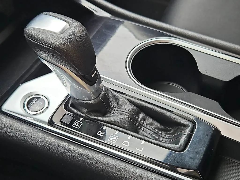 Used 2020 Nissan Altima 2.5 S FWD image 12